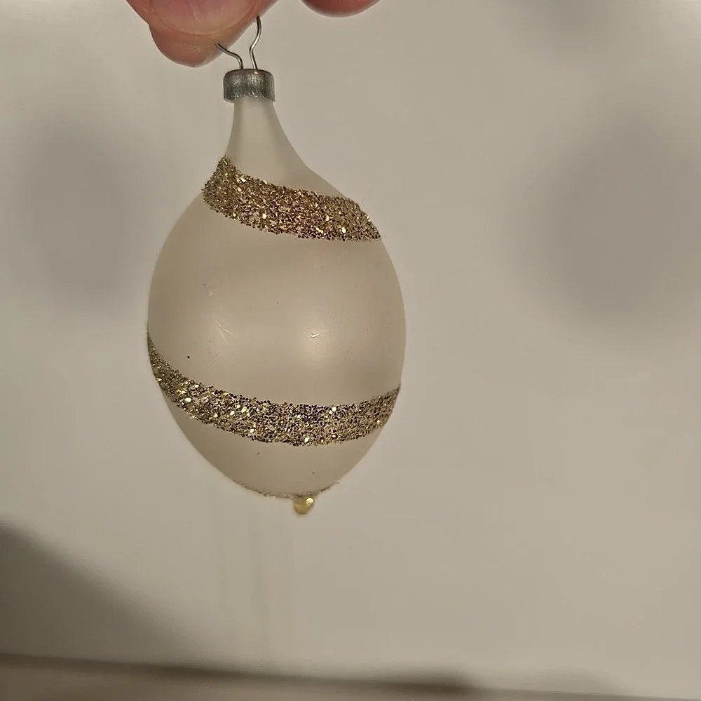 Vintage Set of 4 Glass Christmas Ornaments Frosted &‎ Gold Glitter Novelty